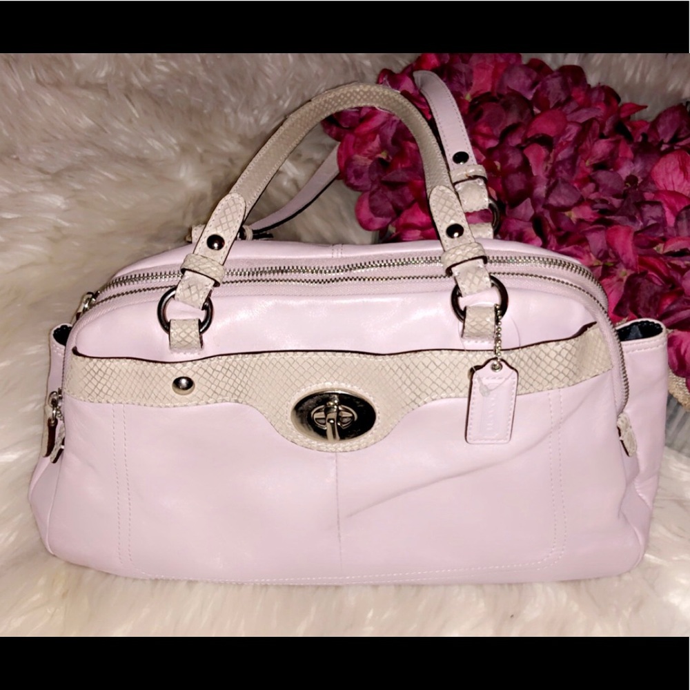 COACH Lilac Leather Shoulder Bag